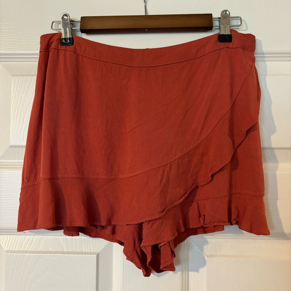 Altar’d State Riley Ruffle Skort in Rust Orange Size Large